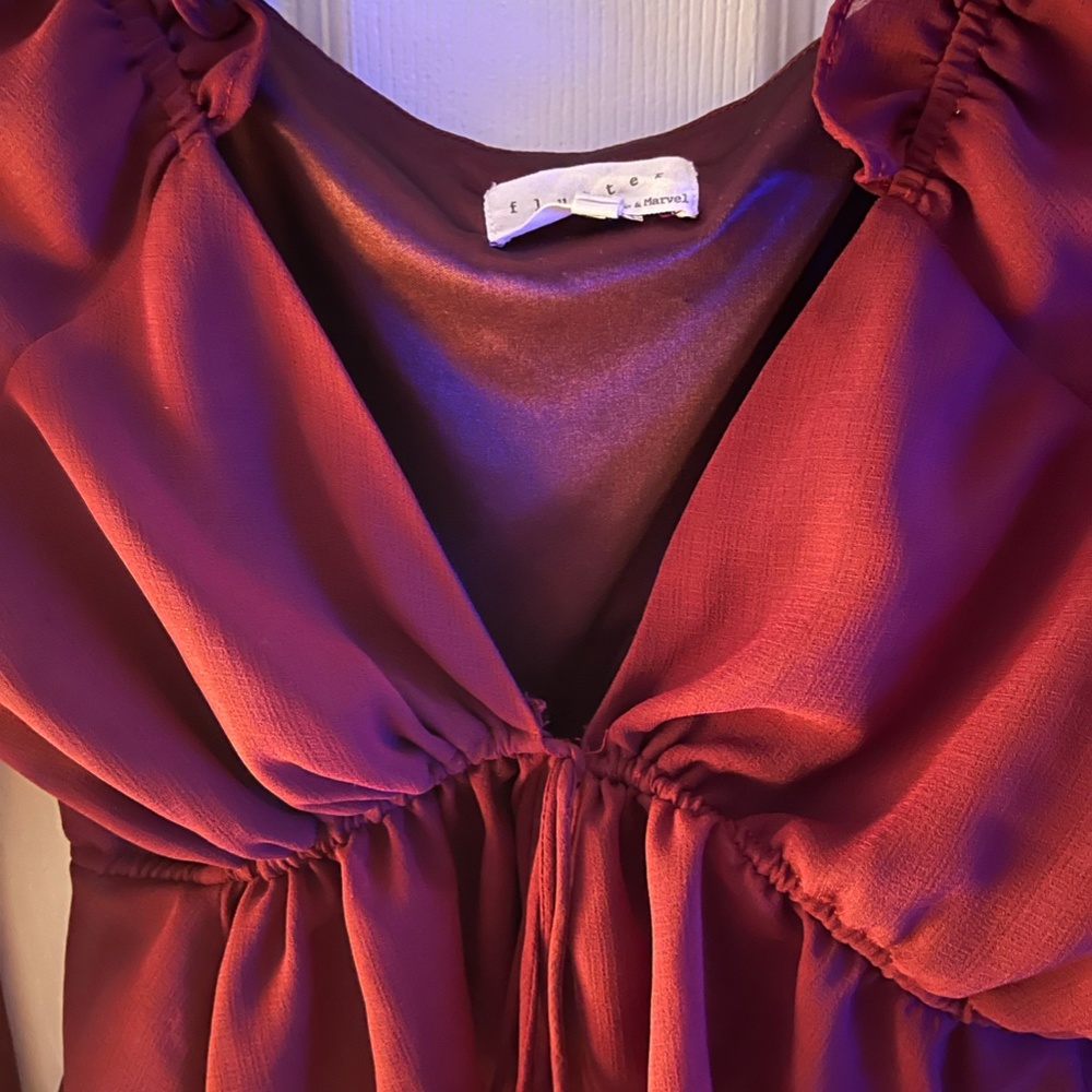 Maroon top - Picture 4 of 4